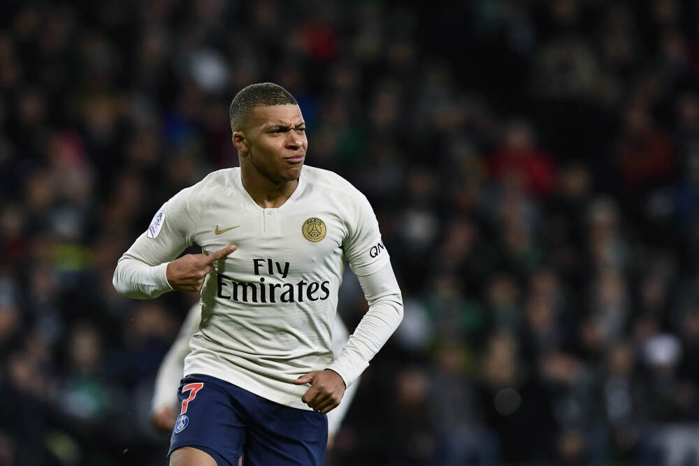 佛山路边停车收费出“奇招”，被称“吃相难看”